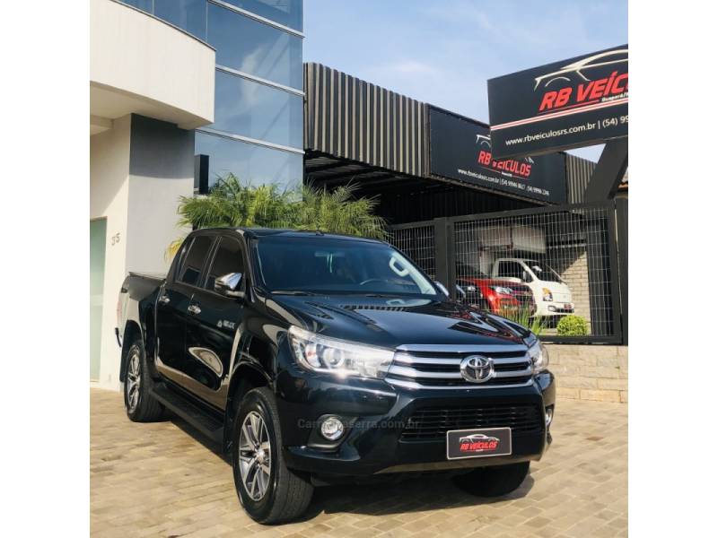 TOYOTA - HILUX - 2018/2018 - Preta - Sob Consulta