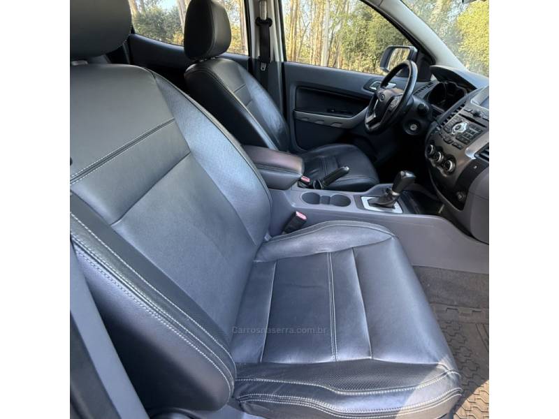 FORD - RANGER - 2015/2016 - Branca - Sob Consulta