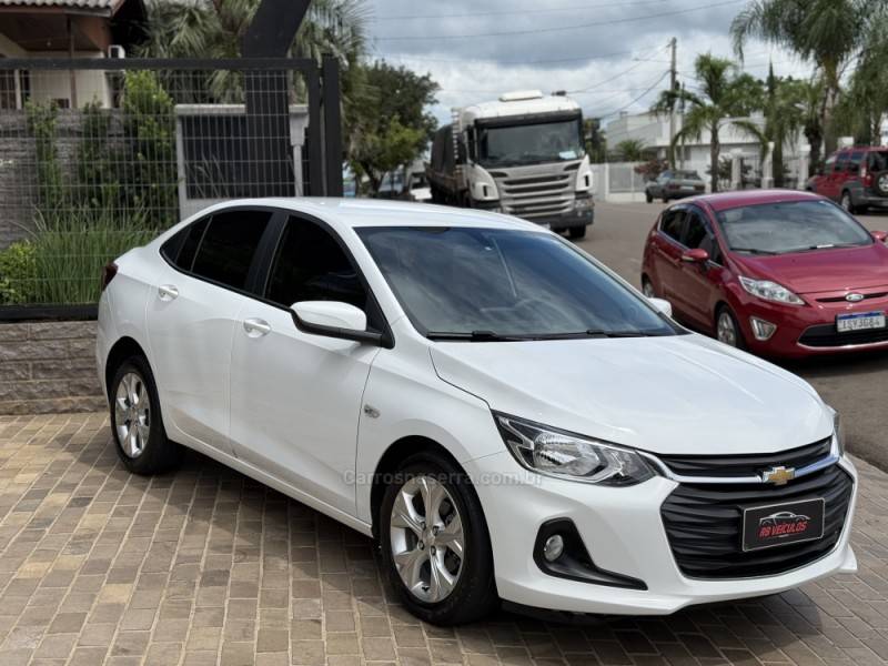 CHEVROLET - ONIX - 2022/2023 - Branca - Sob Consulta