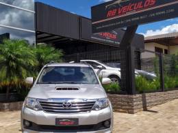 TOYOTA - HILUX SW4 - 2011/2012 - Prata - Sob Consulta