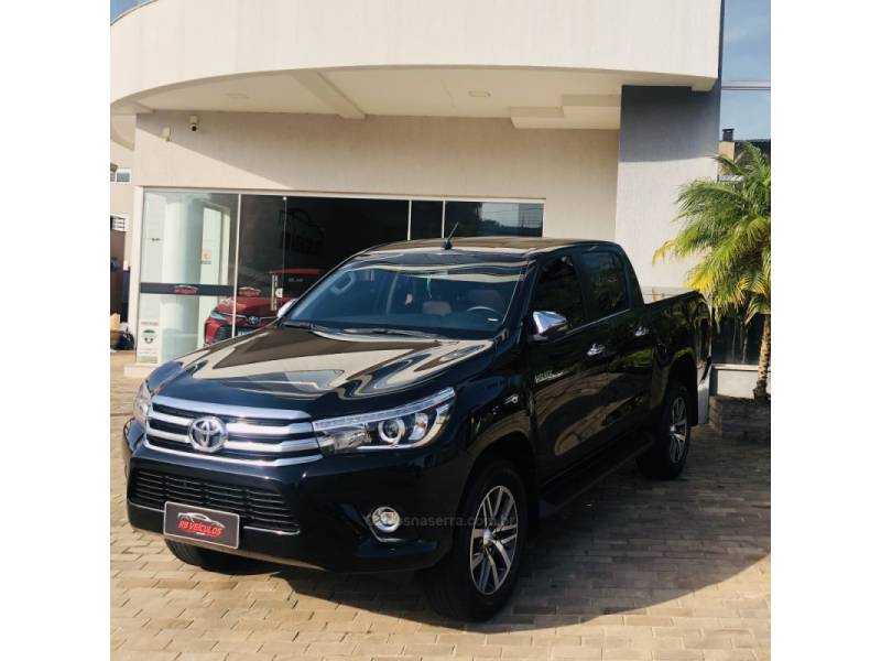 TOYOTA - HILUX - 2018/2018 - Preta - Sob Consulta