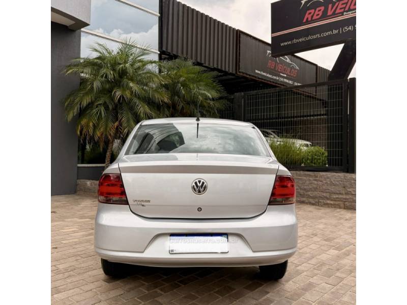 VOLKSWAGEN - VOYAGE - 2011/2012 - Prata - Sob Consulta