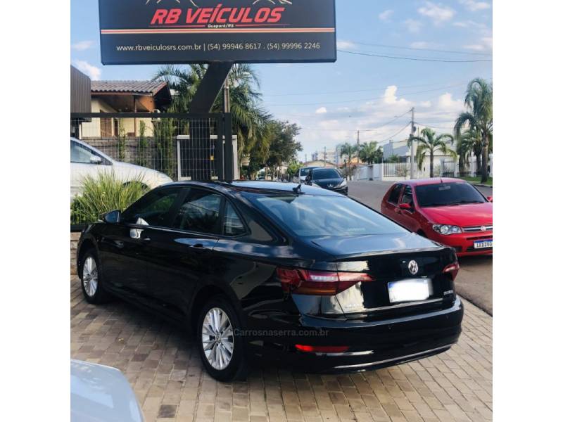 VOLKSWAGEN - JETTA - 2018/2019 - Preta - Sob Consulta