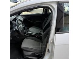 FORD - FOCUS - 2015/2015 - Branca - Sob Consulta