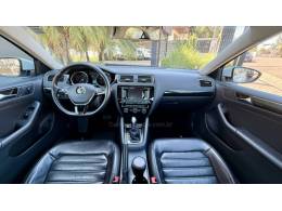 VOLKSWAGEN - JETTA - 2015/2015 - Branca - Sob Consulta