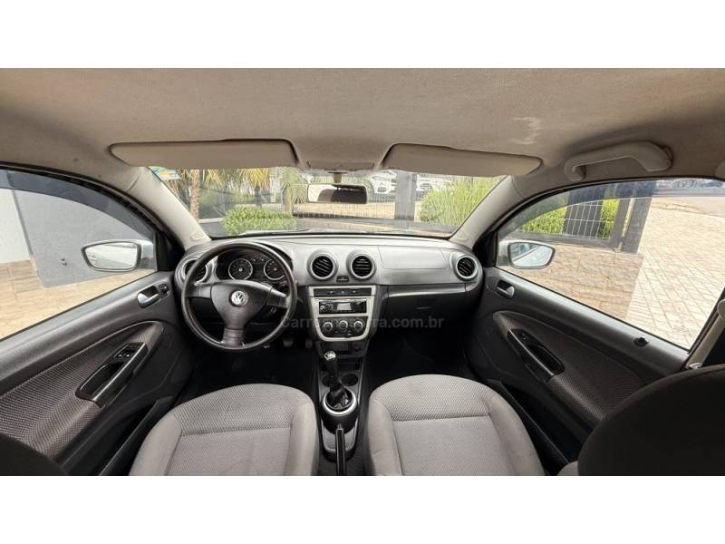 VOLKSWAGEN - VOYAGE - 2011/2012 - Prata - Sob Consulta