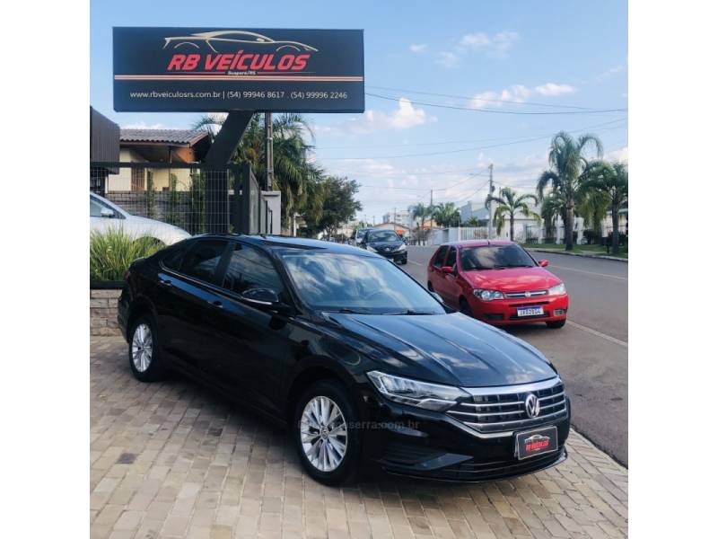 VOLKSWAGEN - JETTA - 2018/2019 - Preta - Sob Consulta