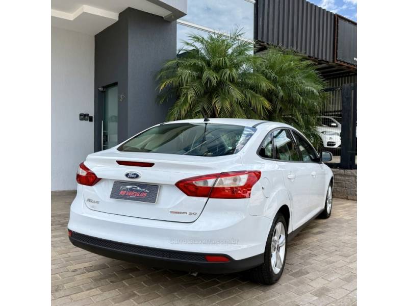 FORD - FOCUS - 2015/2015 - Branca - Sob Consulta
