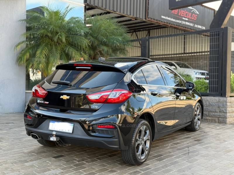 CHEVROLET - CRUZE - 2018/2019 - Preta - Sob Consulta
