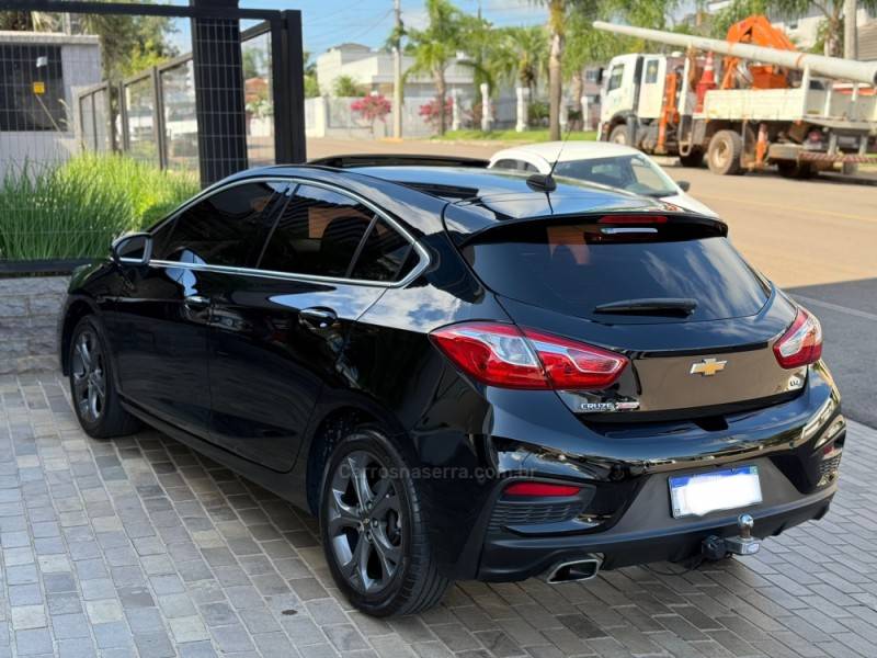 CHEVROLET - CRUZE - 2018/2019 - Preta - Sob Consulta